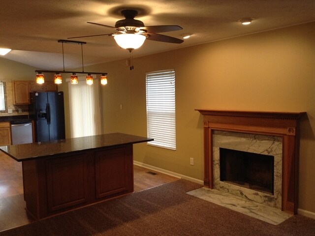 Foto del edificio - 283 Deer Creek Dr