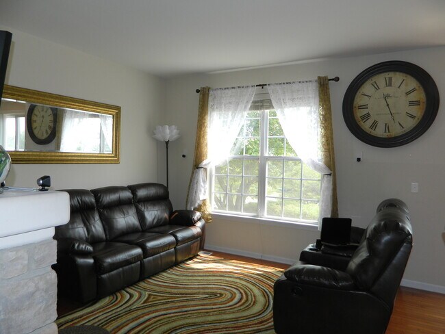 Foto del edificio - 436 Vaughn Cir