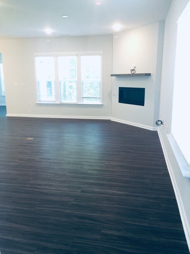 Building Photo - 3207 Retama Run