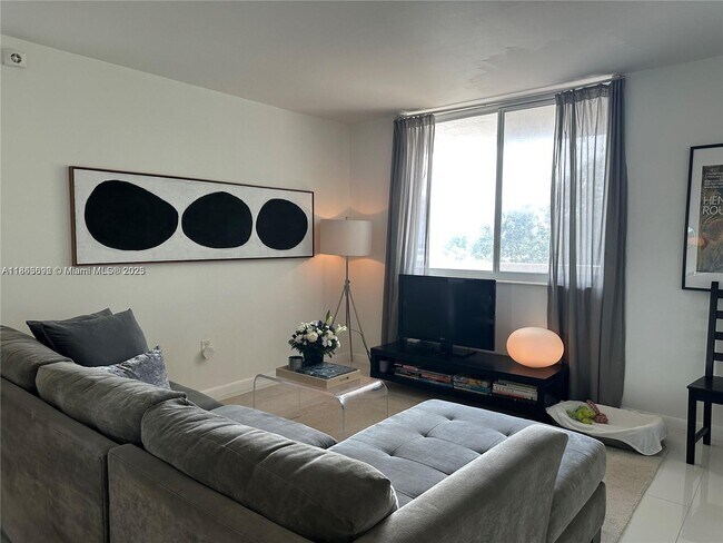 Foto del edificio - 7728 Abbott Ave
