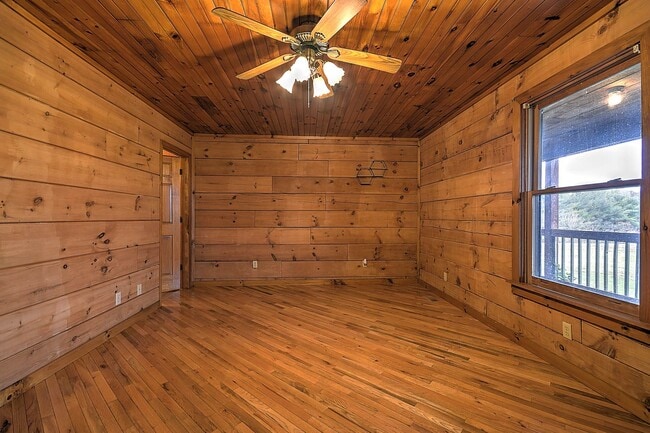 Building Photo - 13625 Horton Hwy