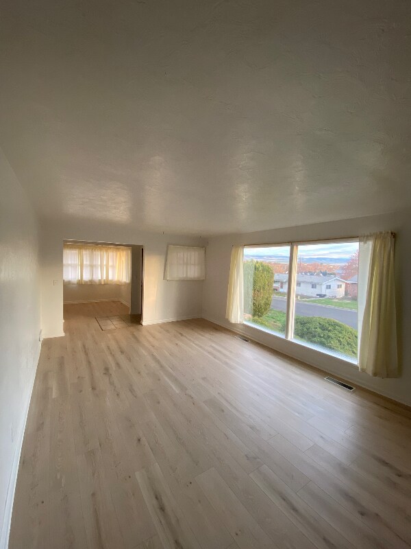 Foto del edificio - 535 SE Scenic View Dr