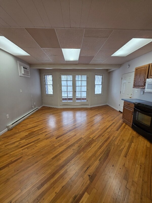 Building Photo - 360 S State St