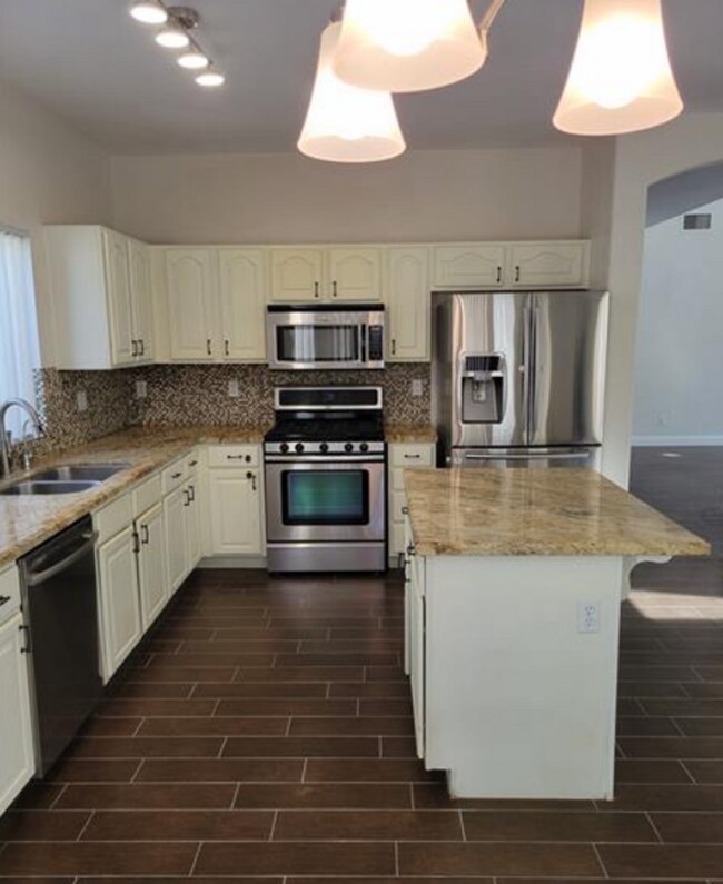 Building Photo - WELCOME HOME TO HORSESHOE FALLS CT.