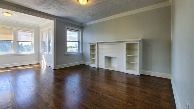 Building Photo - 8007 S Carpenter St