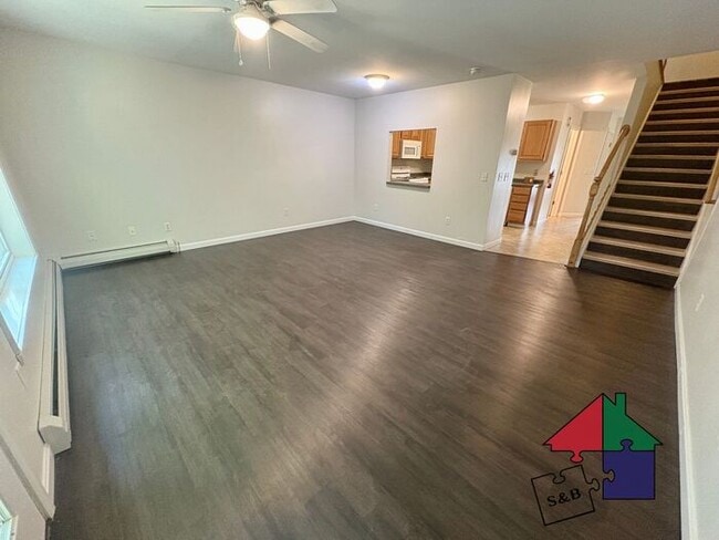 Building Photo - Beautiful Milton 2 Bedroom - Attached Garage!