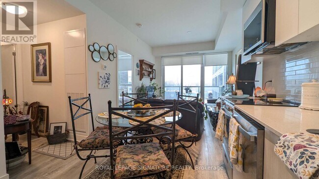 Photo du bâtiment - 185 Deerfield Rd