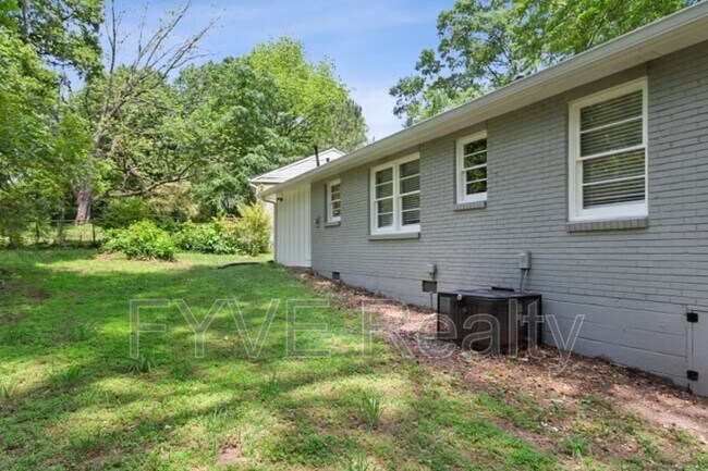 Building Photo - 476 Park Valley Dr NW