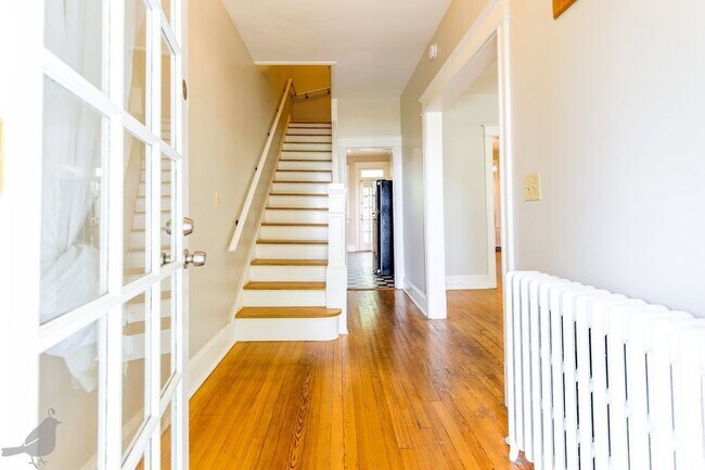 Foto del edificio - Charming 4 Bedroom in Columbia Heights! Pa...