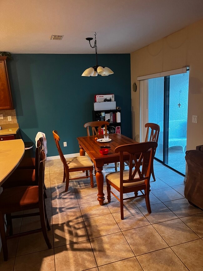 Foto del edificio - 3451 Windsor Lake Cir