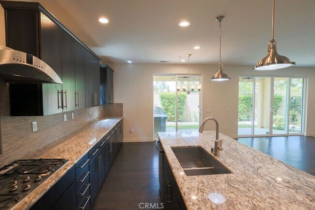 Foto del edificio - 3294 Ledgewood Cir