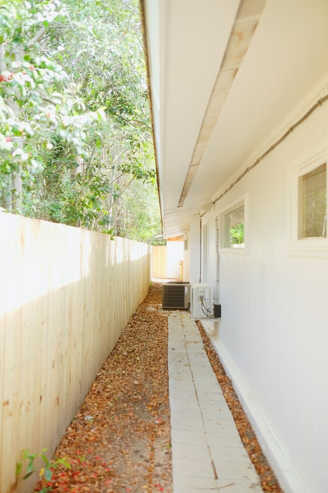 Private Entrance Path - 420 College Blvd