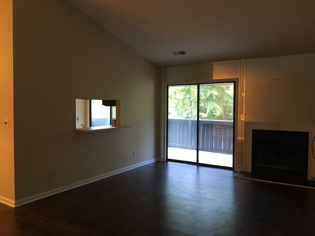 Building Photo - 2923 Oaktop Cir