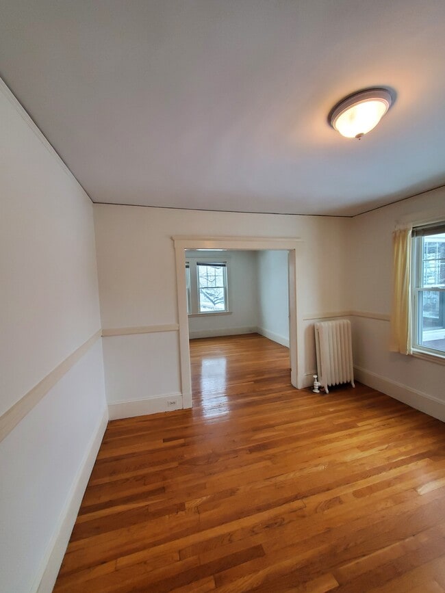 Foto del edificio - 54 Maplewood St