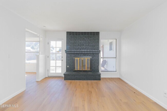 Foto del edificio - 11240 Warcloud Ave