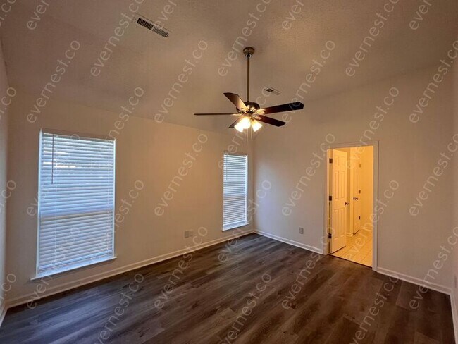 Foto del edificio - 5389 Chinkapin Oak Cove