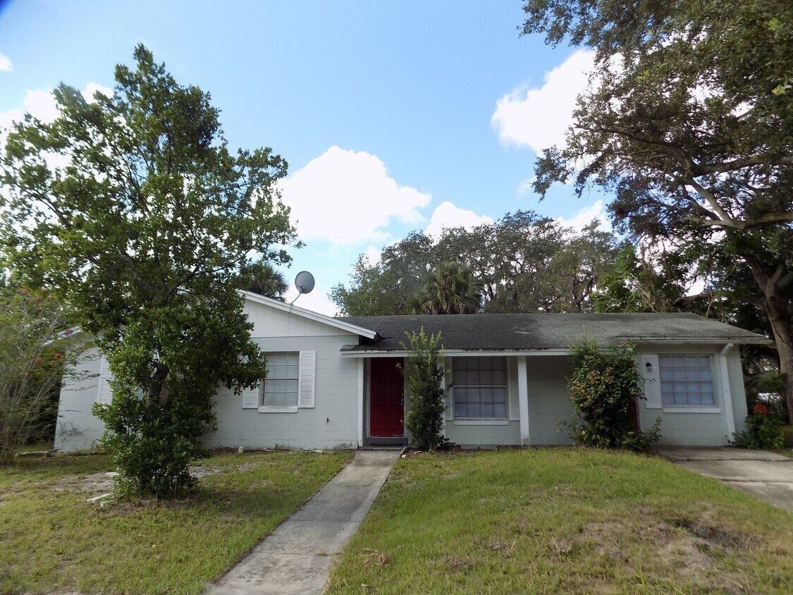 Photo - 4 Bedroom 1.5 Bath Home For Rent at 700 Wynn Drive Sanford, Fl. 32773