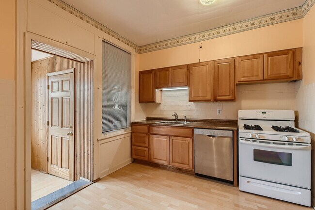 Foto del edificio - 3529 N Lowell Ave