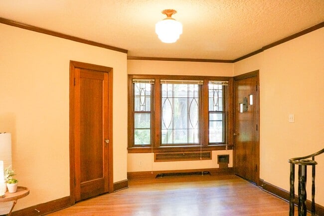 Building Photo - Stunning 1930s Townhouse in Spanish-style ...