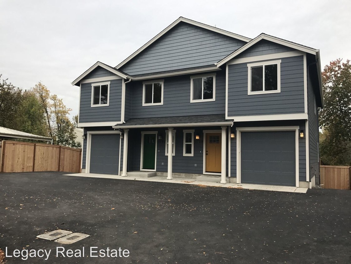 Foto principal - 3756 Pleasant View Dr NE