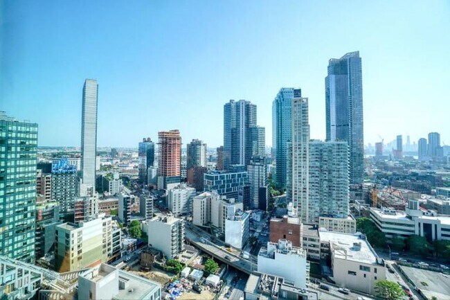 Foto del edificio - 1 bedroom in LONG ISLAND CITY NY 11101