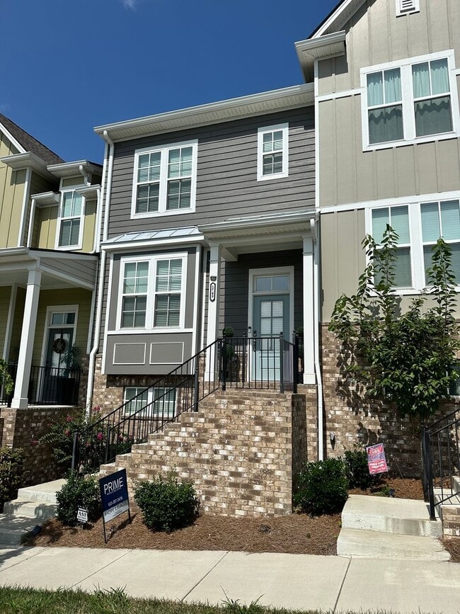 Building Photo - Carothers Farms Beautiful 4 Bedroom Townhouse