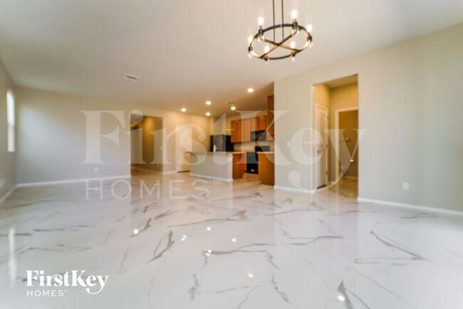 Foto del edificio - 7875 N Scholes Ave