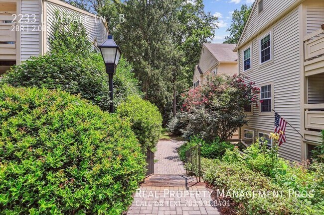 Foto del edificio - 2233 Lovedale Ln