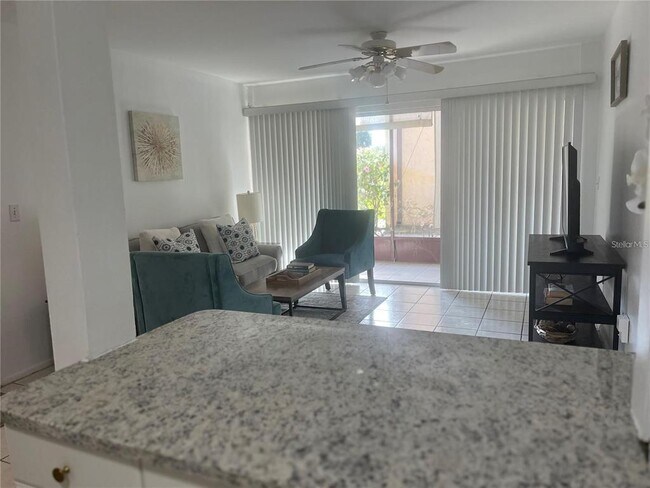 Foto del edificio - 8602 Champlain Ct