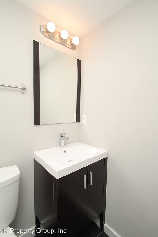 Building Photo - 1204 E Palmer St