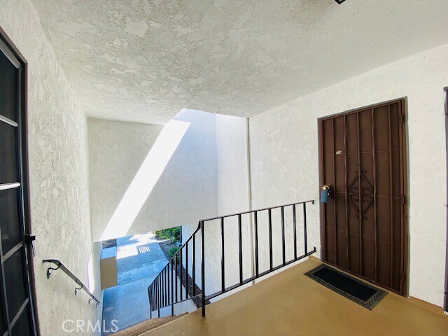 Foto del edificio - 1200 W Lambert Rd