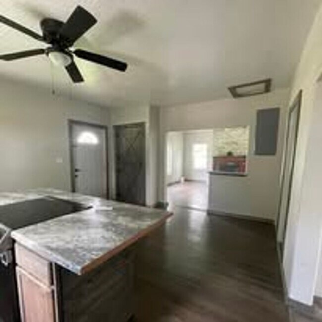 Building Photo - Peaceful Country Living – 2 Bed / 1 Bath H...