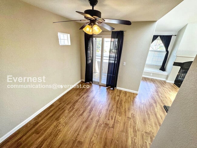Foto del edificio - 9325 W Desert Inn Rd