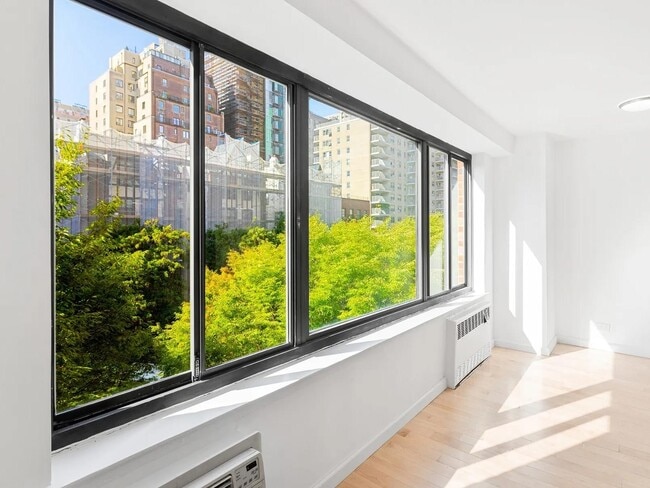 Building Photo - 372 Central Prk W