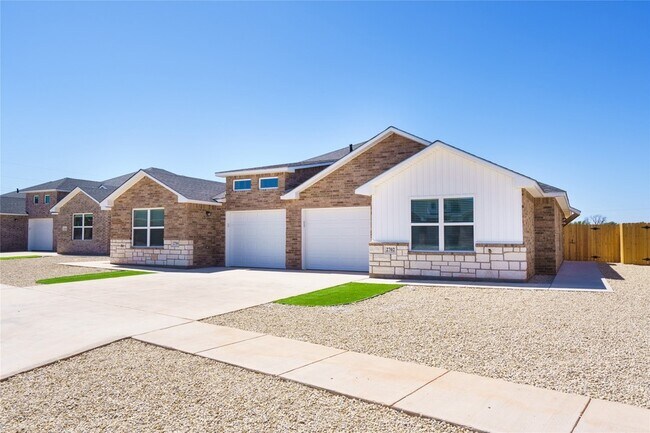 Building Photo - 2702 Baron Ave