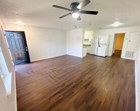 Building Photo - 3016 Jean Lafitte Pkwy