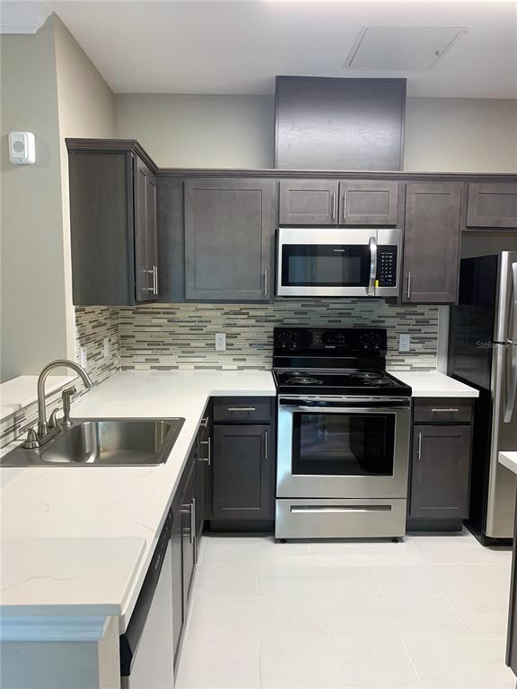 Foto del edificio - 5617 Legacy Crescent Pl