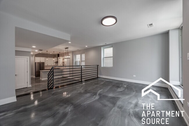Foto del edificio - 3255 N Elston Ave