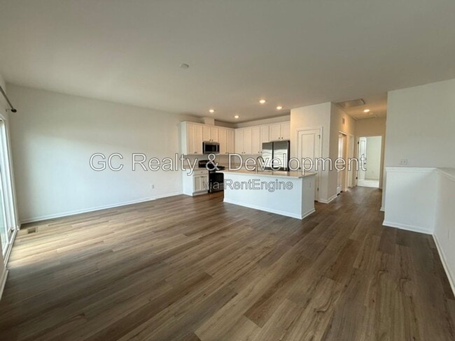 Building Photo - 249 Kingsport Dr