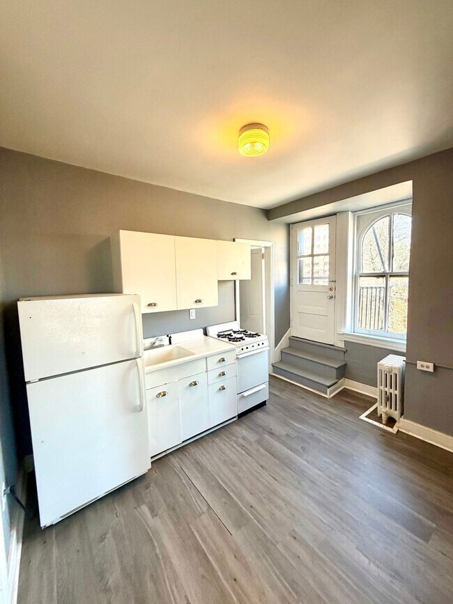 Building Photo - 446 N Duke St