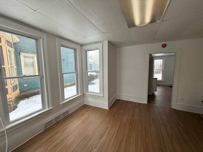 Foto del edificio - 119/121 N. Clinton St.