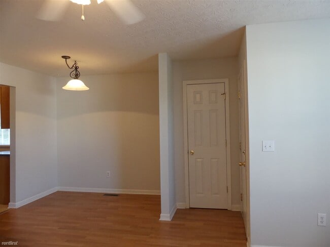Building Photo - 2 br, 1 bath Duplex - 224 Hunter Ridge Dr