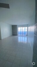 Building Photo - 400 Kings Point Dr