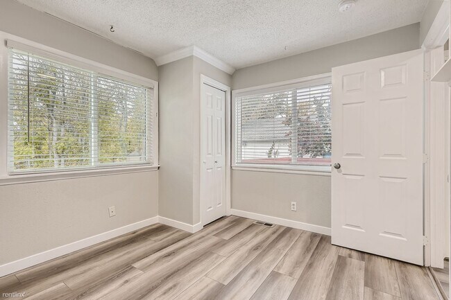 Foto del edificio - 5 br, 2 bath House - 4045 South Elati Street