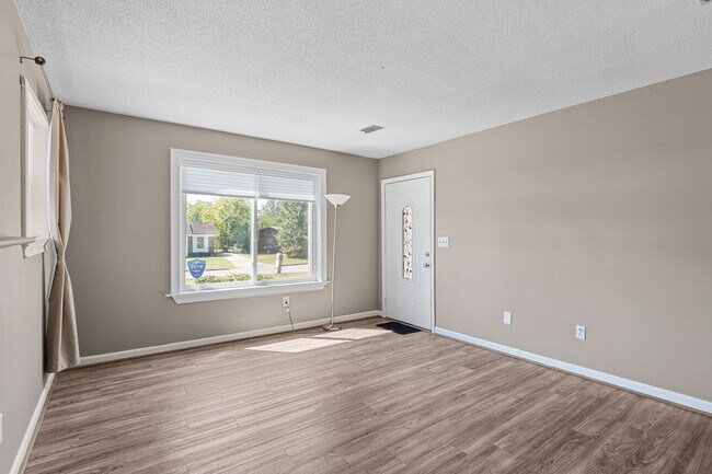 Foto del edificio - 3519 Goldfinch Drive - Near Fort Gordon