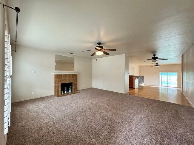 Foto del edificio - Centrally Located Three Bedroom Napa Home