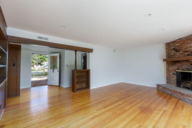 Foto del edificio - Charming Rustic 3BD/2BA Home in Peaceful C...