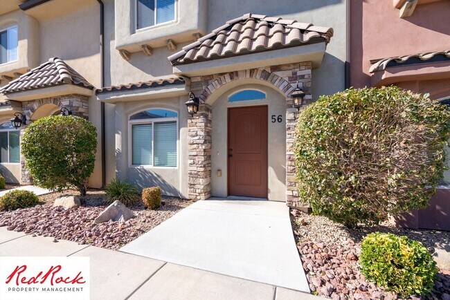 Foto del edificio - Dog Friendly, 3 Bedroom Townhome. $300 Off First Full Month's Rent!