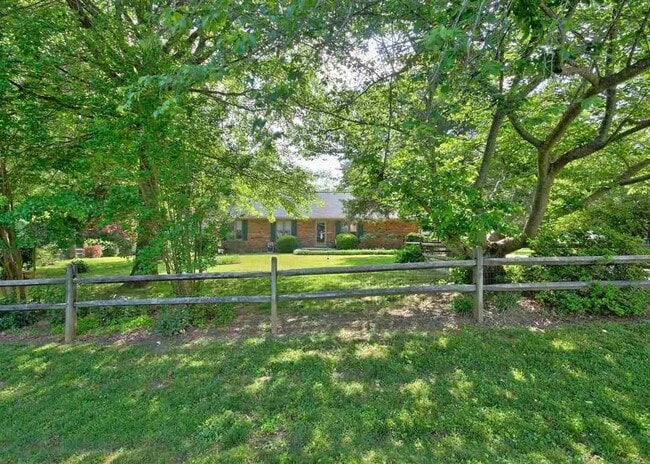 Building Photo - 5603 Tomahawk Trail