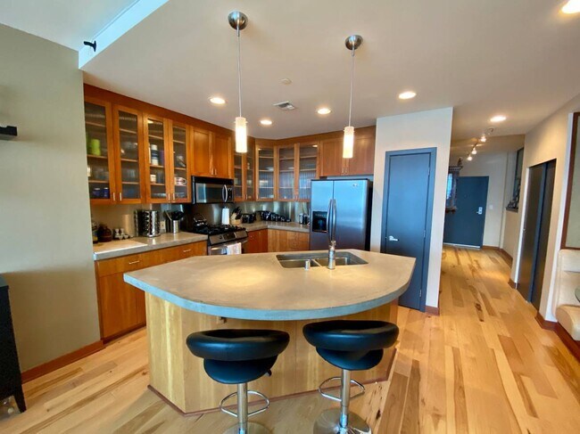 Kitchen - 2716 Elliott Ave